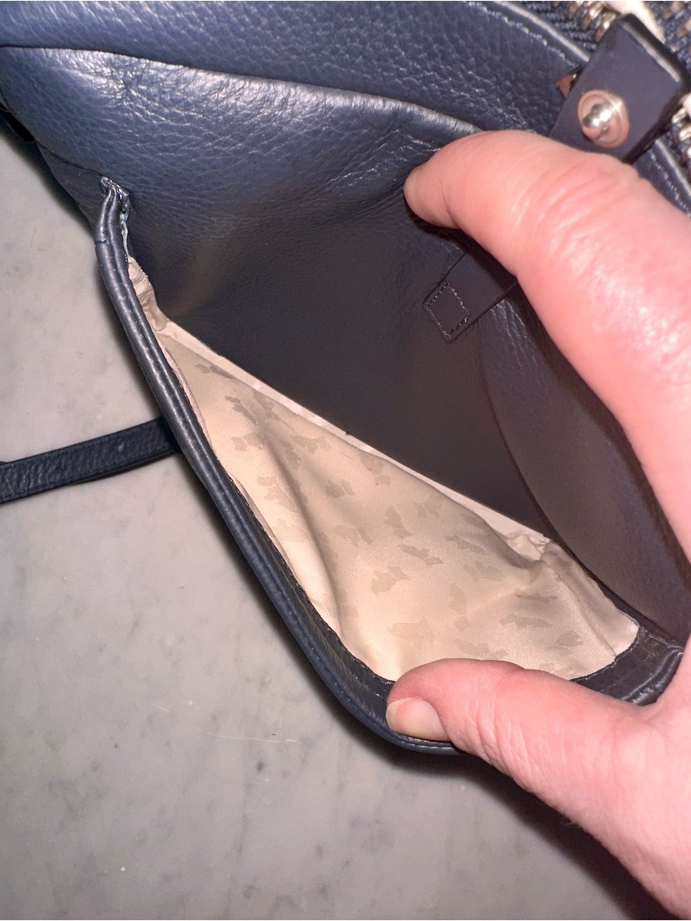 RADLEY LONDON Grained Leather Camera Crossbody in Navy - Picture 8 of 12